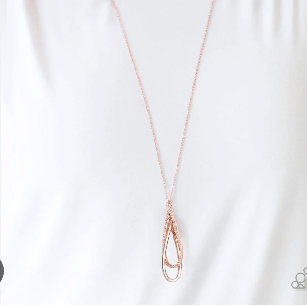 Elegant Rose Gold Pendant Necklace
